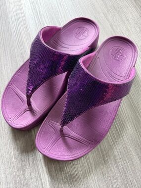 FitFlop Women's Purple Sequin Thong Sandals